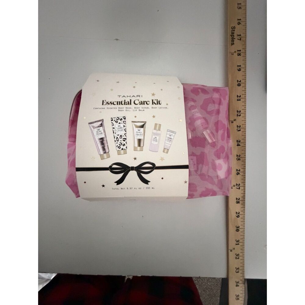 Tahari essential care 5 pc bath and body gift set